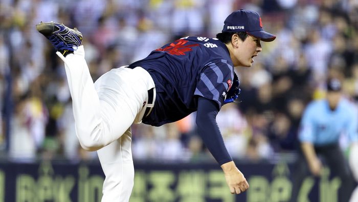 시즌 첫 세이브를 올린 롯데 김원중. ⓒ 뉴시스