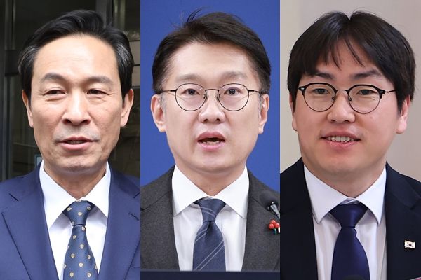 우상호 전 청와대 정무수석비서관과 김남준 전 대변인, 하정우 청와대 AI미래기획 수석 ⓒ뉴시스