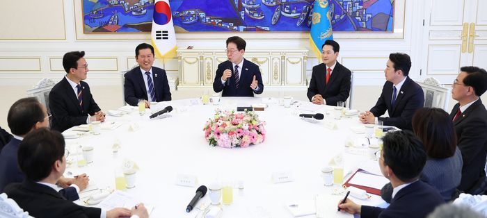 이재명 대통령이 7일 청와대에서 열린 여야정 민생경제협의체 회담 및 오찬에서 발언하고 있다.ⓒ뉴시스