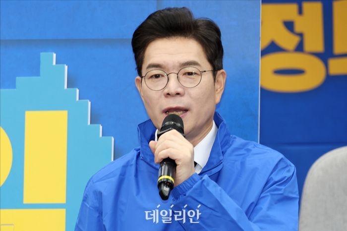 정원오 더불어민주당 서울시장 후보가 지난 23일 오전 서울 여의도 국회에서 열린 더불어민주당 16개 광역단체장 후보자 연석회의에서 발언을 하고 있다. ⓒ데일리안 홍금표 기자