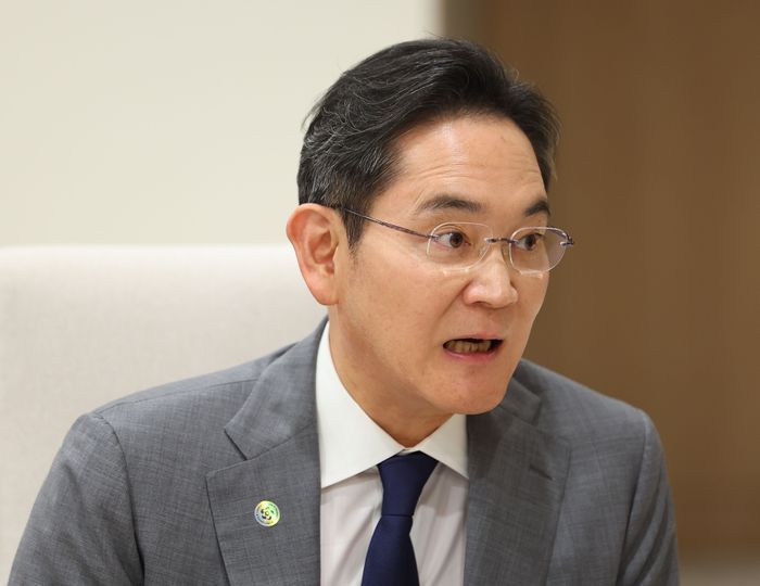 이재용 삼성전자 회장이 서울 용산 대통령실 청사에서 열린 이재명 대통령과 샘 알트만 오픈AI 대표 접견에 참석해 발언하고 있다. ⓒ뉴시스