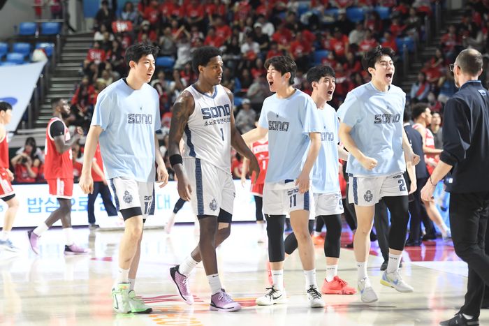 서울 SK 상대로 승리를 거둔 고양 소노. ⓒ KBL