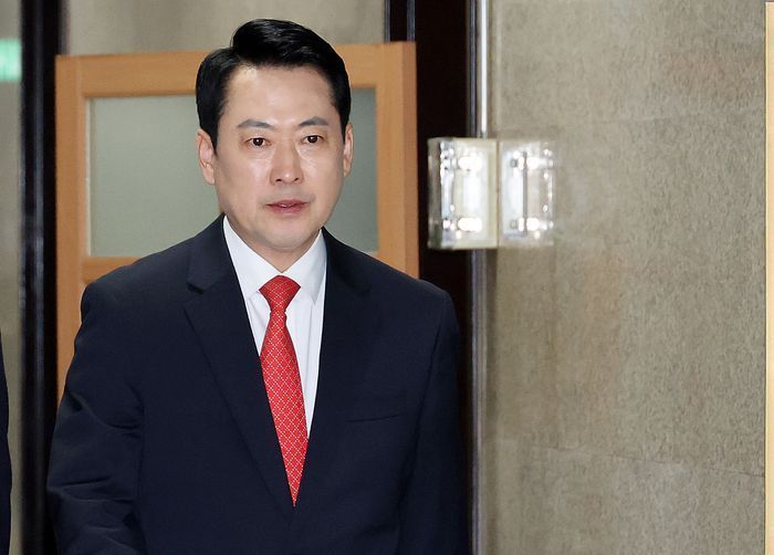 장동혁 국민의힘 대표가 7일 국회에서 이동하고 있다. ⓒ뉴시스