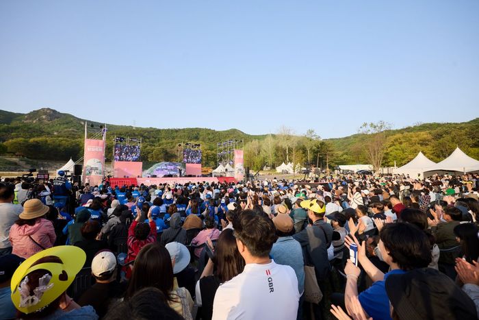 시민들이 양주 회암사지 왕실 축제 체험 행사에 참여하고 있다.ⓒ