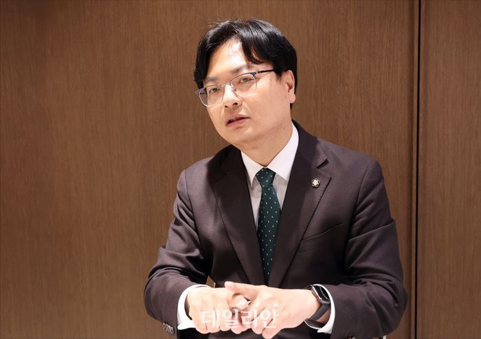 송영훈 국민의힘 전 대변인이 지난 2일 오후 서울 여의도의 한 카페에서 데일리안과 인터뷰를 하고 있다. ⓒ데일리안 홍금표 기자