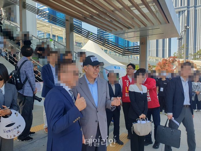 박형준 부산광역시장이 25일 부산 북항 친수공원 내 하늘광장에서 개최된 