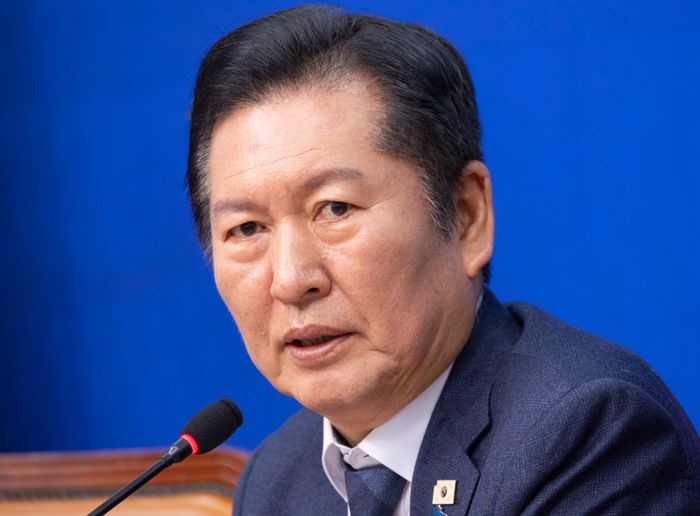 더불어민주당 정청래 대표가 31일 국회에서 열린 시ㆍ도 당 비례대표 후보자 추천 관리위원장 연석회의에 참석해 인사말을 하고 있다. ⓒ연합뉴스