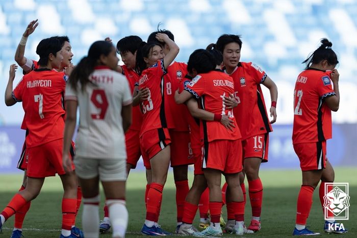 캐나다와 친선전을 치른 여자축구대표팀. ⓒ KFA
