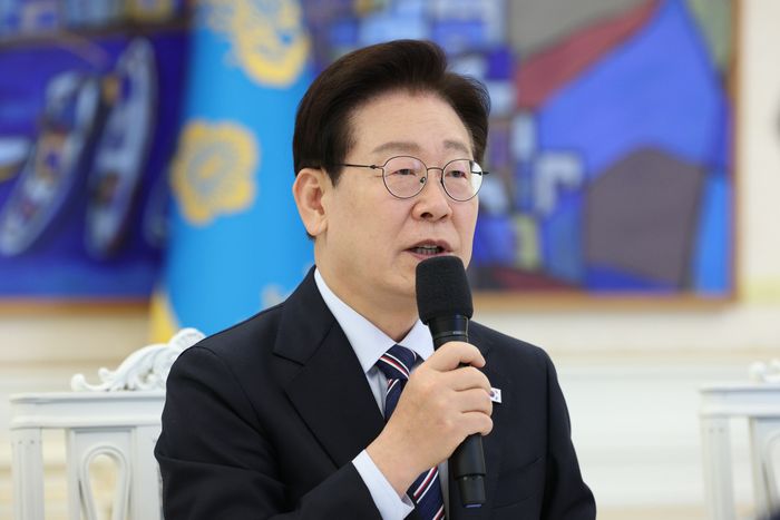 이재명 대통령이 29일 청와대에서 열린 비교섭단체 및 무소속 국회의원 초청 오찬 간담회에서 발언하고 있다. ⓒ뉴시스