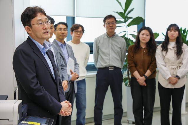 KT 박윤영 대표가 전남과 전북의 서부네트워크운용본부와 서부법인고객본부, KT CS 등 그룹사가 위치한 전남 광주 KT신안타워, KT광주타워를 방문했다.ⓒKT