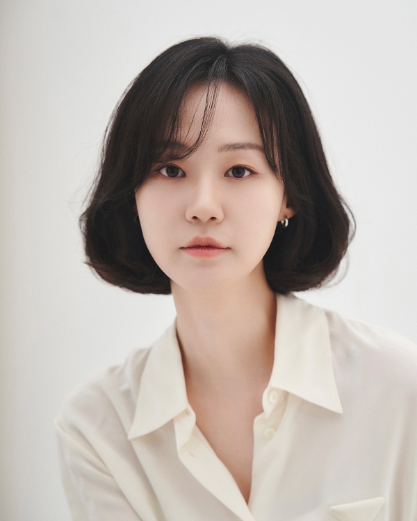 Discover the Exciting Role of Park Ye-young as a Top Home Shopping PD in ‘Today, It’s Sold Out!’