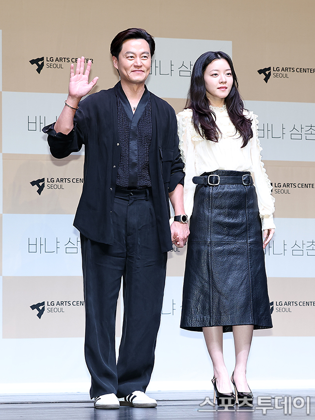Why ‘Vanya Uncle’ is the Hottest Theatrical Event of 2026: Insights from Lee Seo-jin and Go Ah-sung