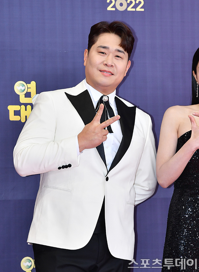 Comedian Moon Se-yoon Leaves FNC Entertainment After 11 Years: What’s Next for His Career?
