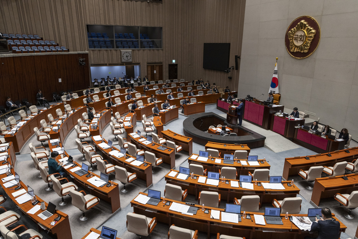 8일 국회에서 '전쟁 추경' 심의를 위한 예산결산특별위원회 전체 회의가 열리고 있다. 연합뉴스