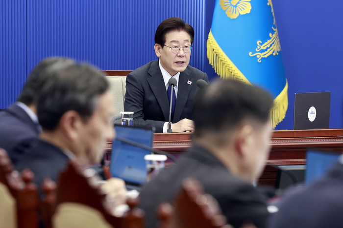 이재명 대통령이 30일 청와대에서 열린 수석보좌관회의에서 발언하고 있다. 연합뉴스