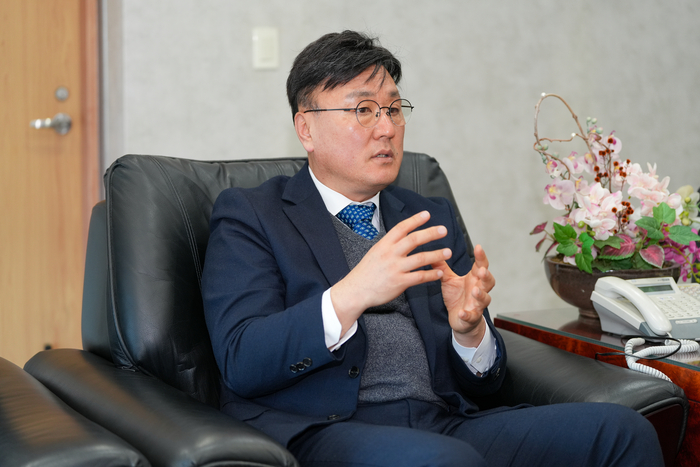 사공명 한국철도기술연구원 원장(사진)은 기관이 보유한 철도·물류·대중교통 분야 연구 역량이 정부의 5극 3특 정책 실현에 도움이 될 수 있다고 밝혔다. 사진=철도연 제공