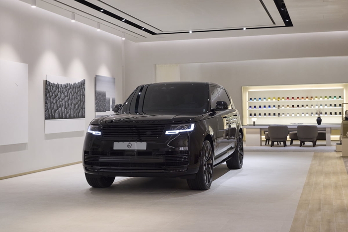 Land Rover Range Rover SV Black: The Ultimate Luxury SUV of 2026 Unveiled!