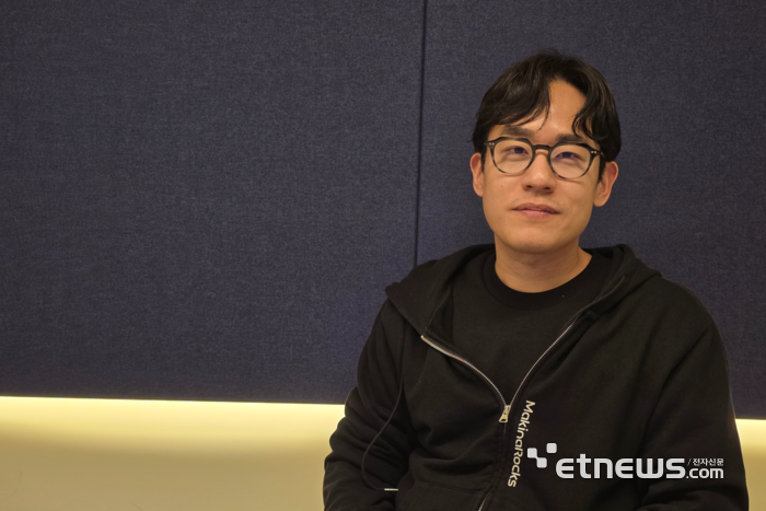 윤성호 마키나락스 대표가 전자신문과 인터뷰하고 있다. ⓒ박종진기자