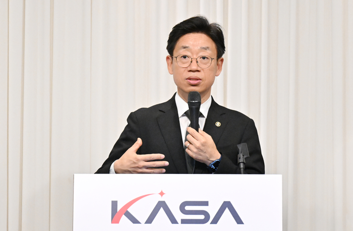 오태석 우주항공청장이 8일 열린 기자단 간담회에서 인사말을 하고 있다.