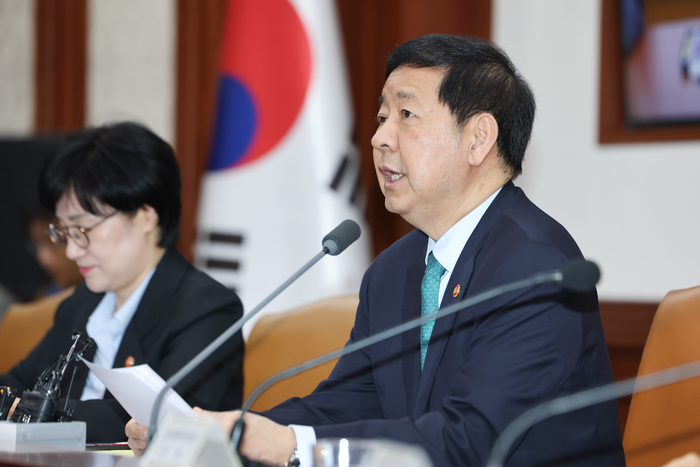 구윤철 부총리 겸 재정경제부 장관이 24일 서울 종로구 정부서울청사에서 열린 비상경제본부회의 겸 경제관계장관회의 겸 국가창업시대전략회의에서 모두발언하고 있다. (사진=연합뉴스)