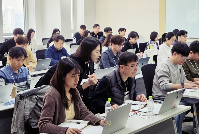 SK브로드밴드는 사내 구성원 대상으로 'AI Agent Lab' 과정을 상시 운영 중이다. 과정에 참여한 SK브로드밴드 구성원이 직접 에이전트를 만들고 있다.