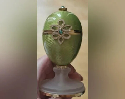 영국 절도범 엔조 콘티첼로가 지난 2024년 훔친 가방 안에 들어있던 파베르제 달걀. 아직까지 찾지 못했다. 사진=런던 경찰청