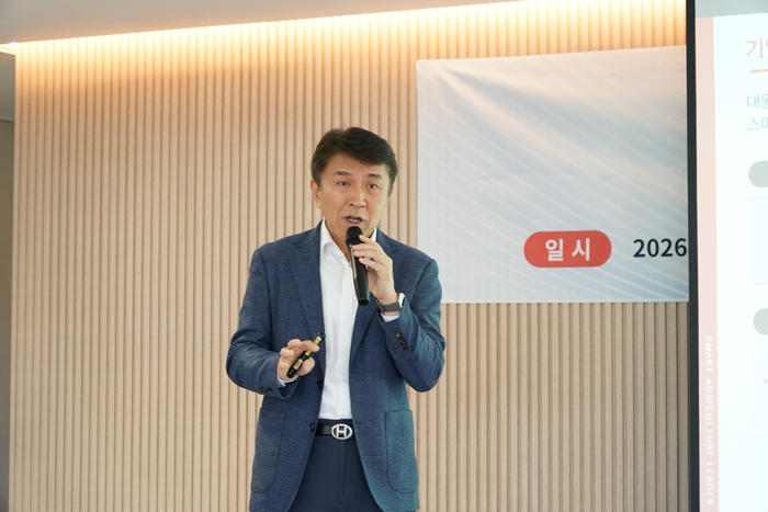 강성철 대동모빌리티 대표가 회사 제품에 대해 설명하고 있다.