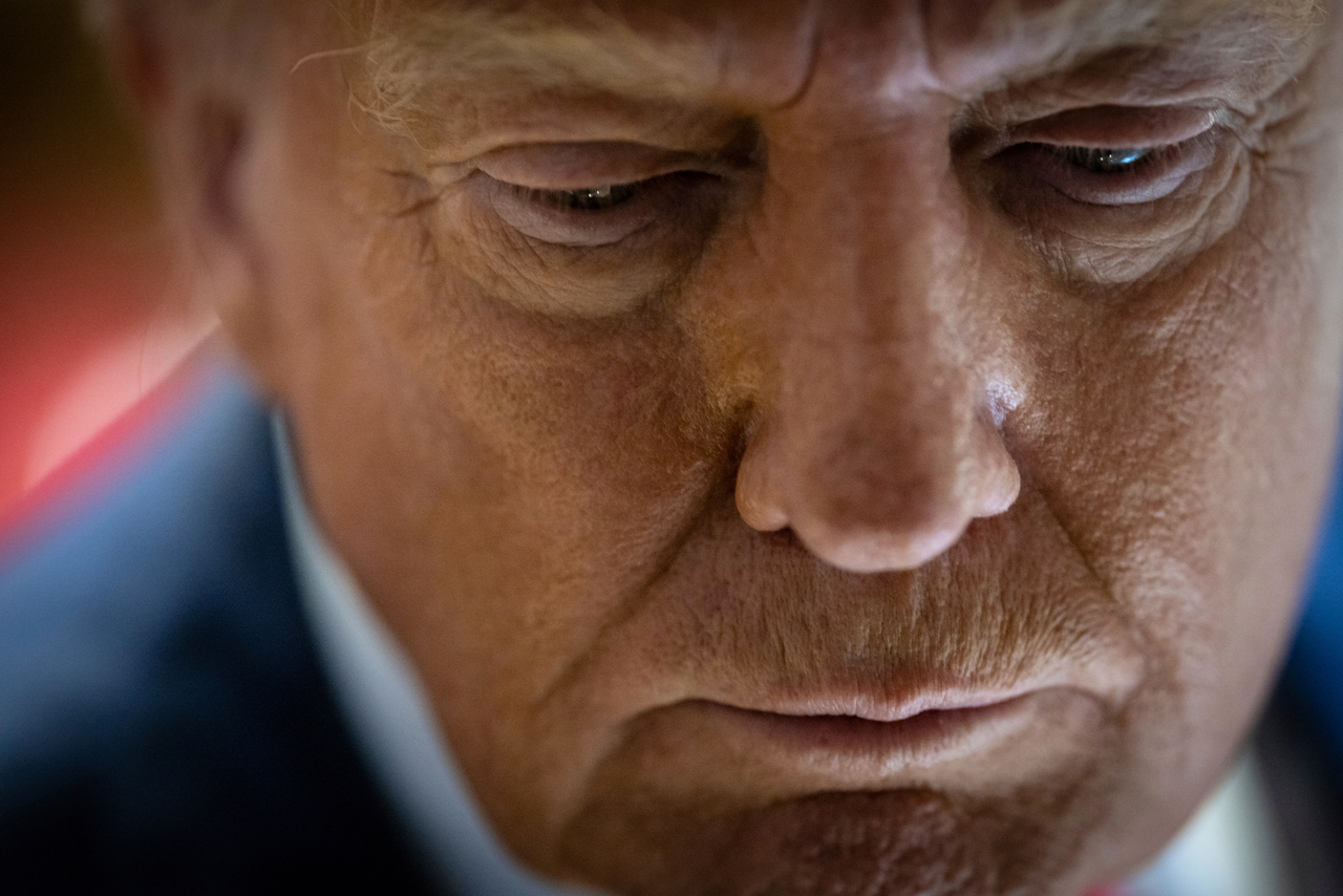 Trump’s Bold Move: U.S. Naval Blockade of Hormuz Strait Amid Iran Nuclear Deal Collapse