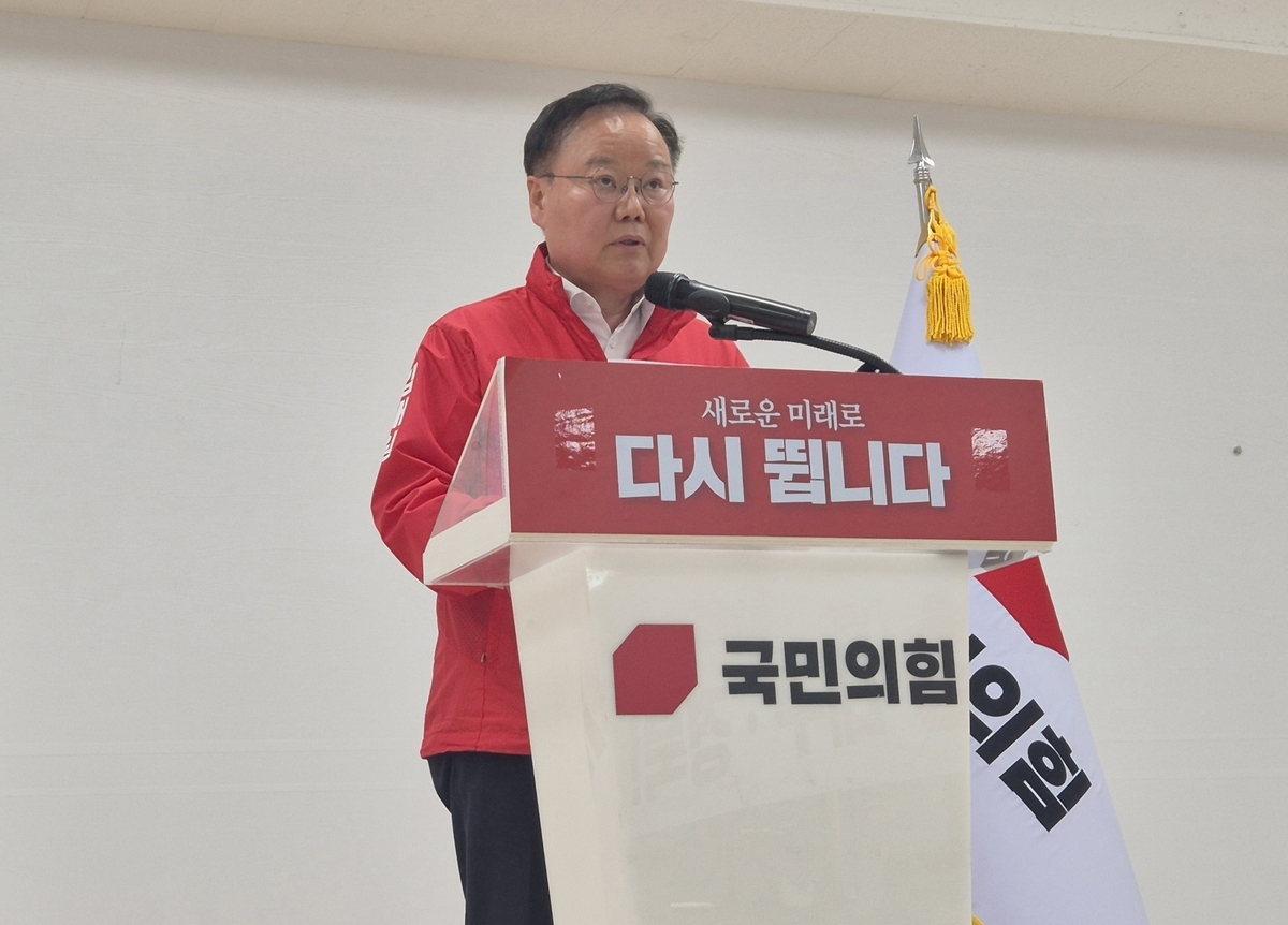 Endgame Debate: Kim Jae-won Challenges Lee Cheol-woo Over Election Controversies