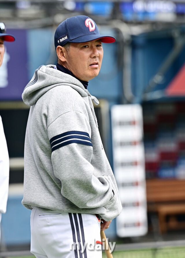 [MD포토] 김원형 '야구하기 좋은 날씨네'