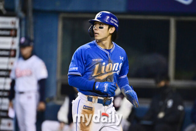 [MD포토] 김성윤 '선취 득점 성공'