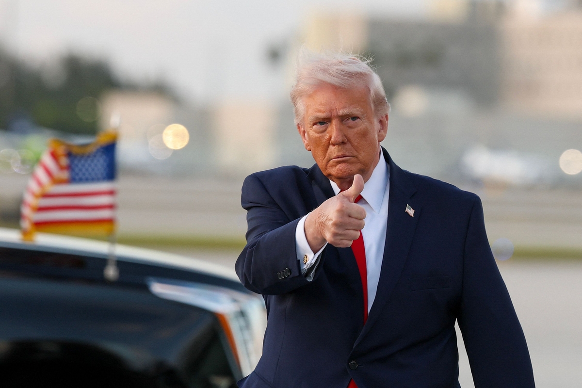 Trump Orders US Navy to Blockade Hormuz: What It Means for International Trade in 2026
