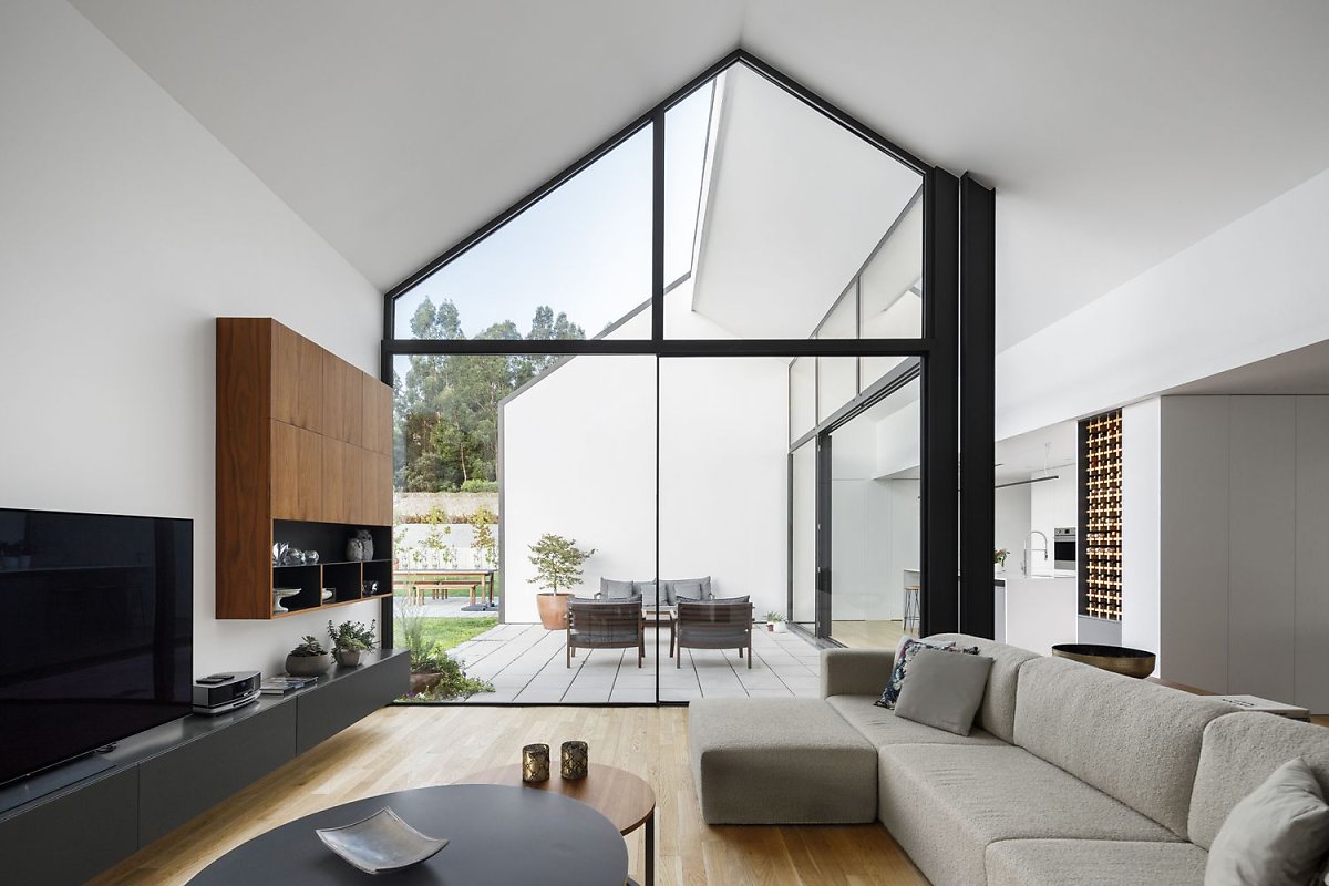 Hous3 ©Ivo Tavares Studio