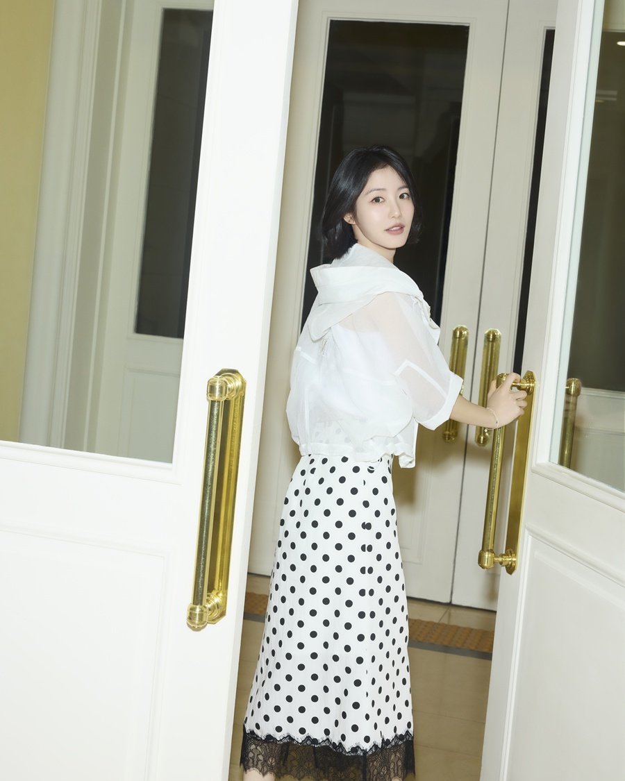 신예은이 '나에게 머무는 시간'…어느 여름의 하루 포착 [화보]