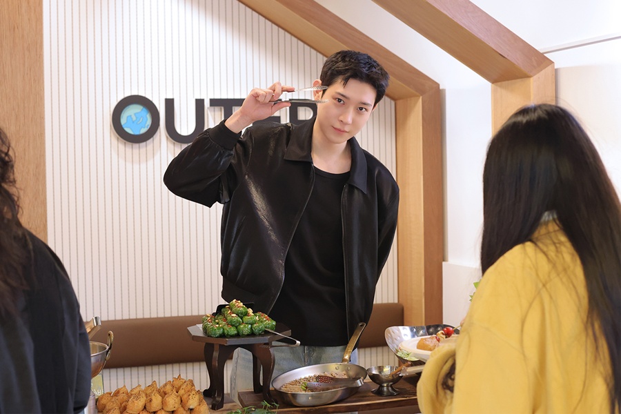 사진: 아우터유니버스 제공