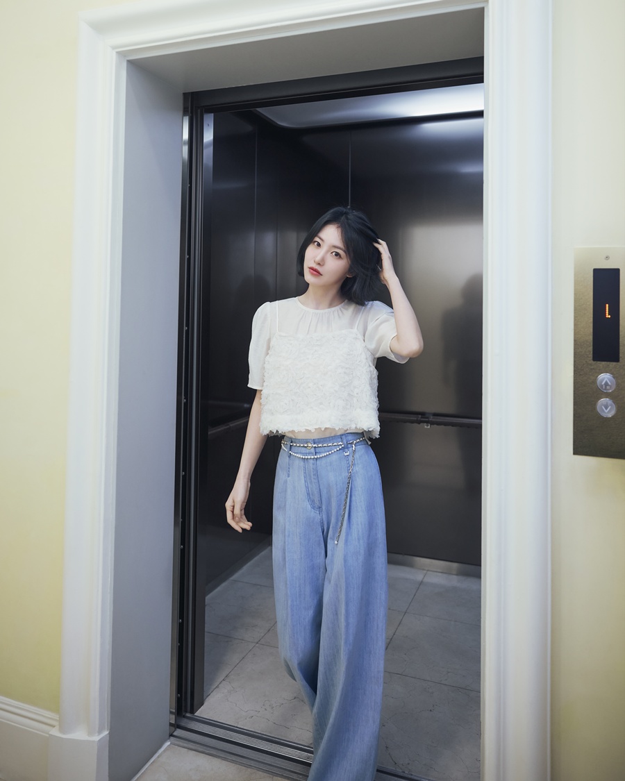 신예은이 '나에게 머무는 시간'…어느 여름의 하루 포착 [화보]