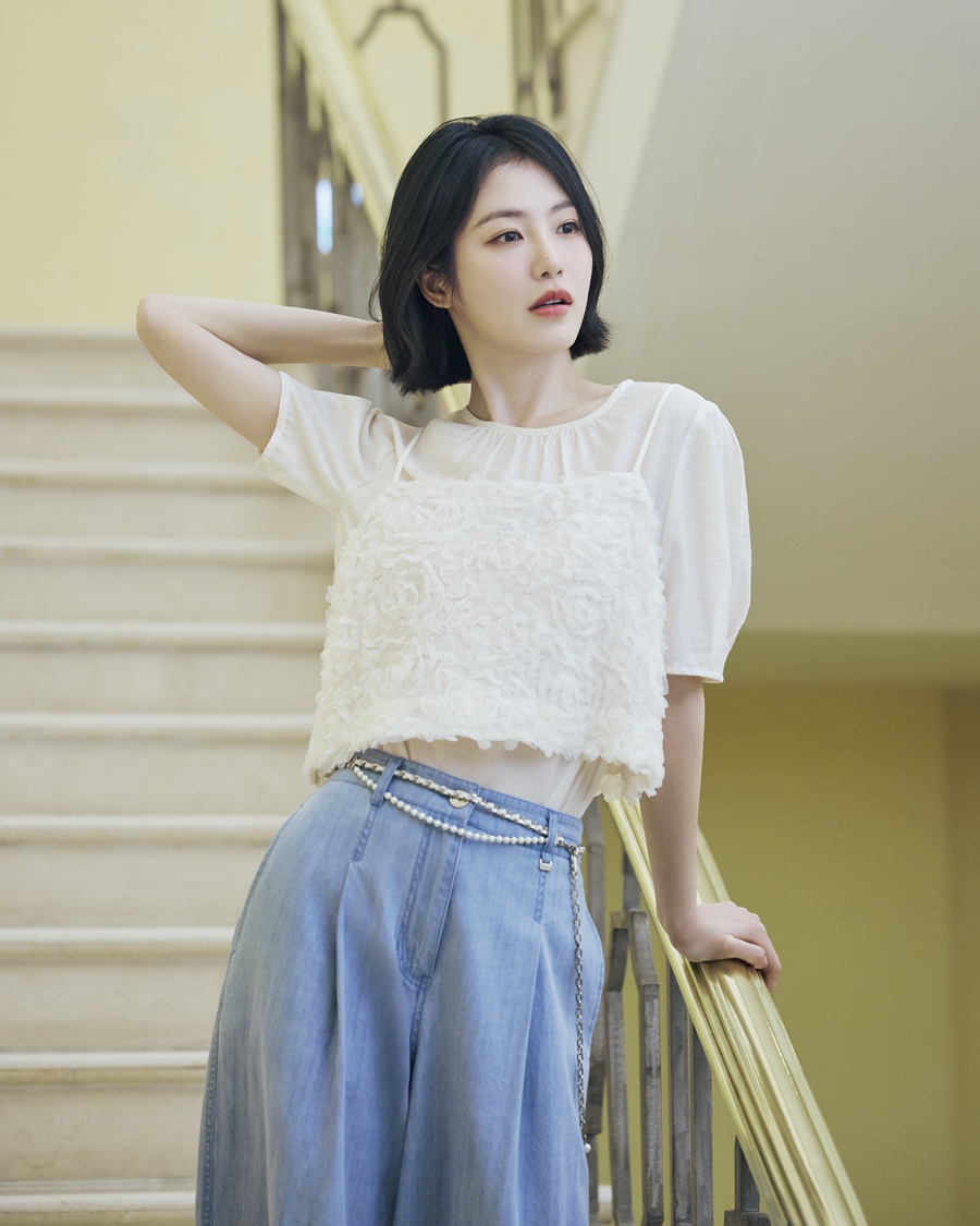 신예은이 '나에게 머무는 시간'…어느 여름의 하루 포착 [화보]