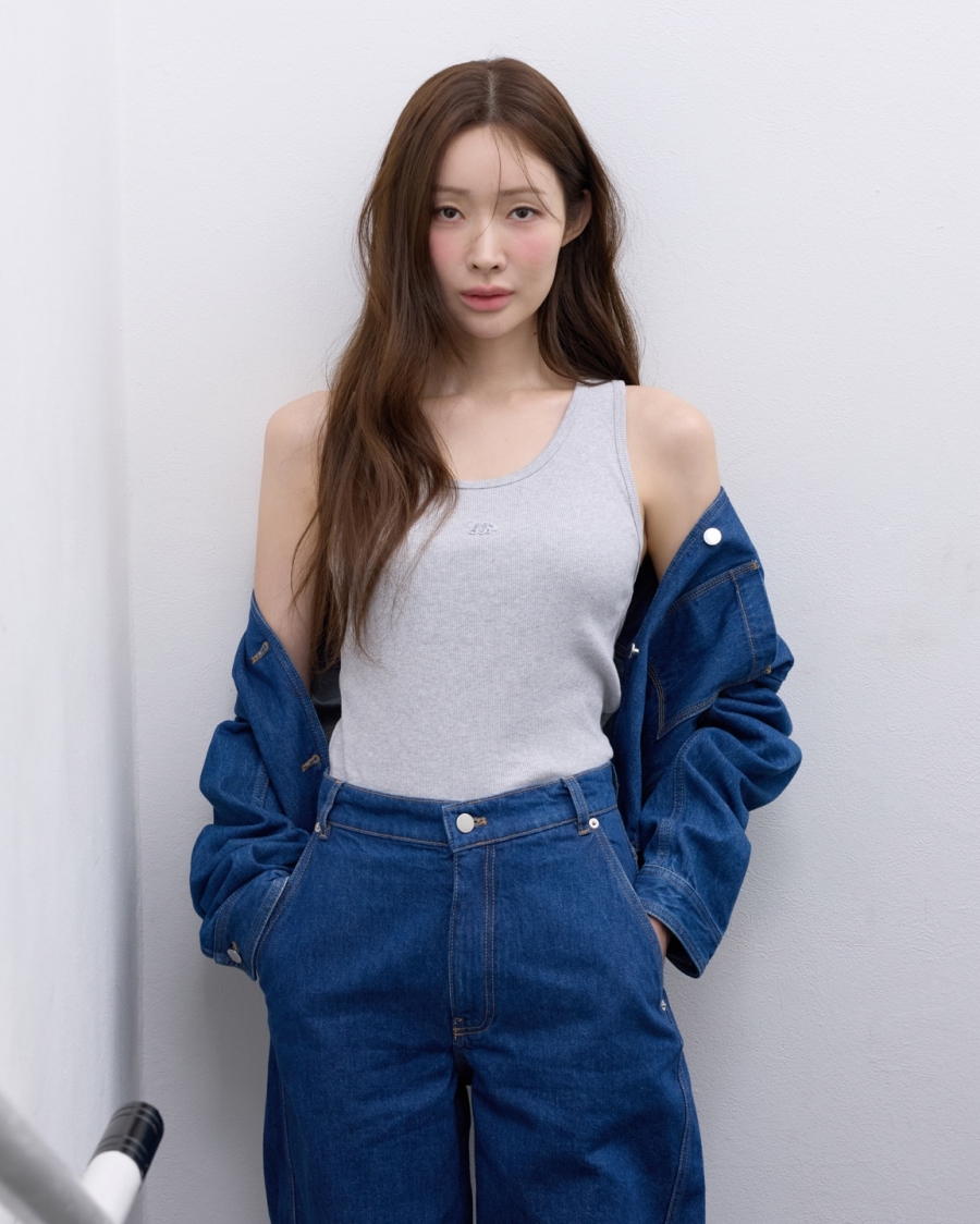 '하정우♥' 차정원, 속옷 비치는 시스루 입고 봄 나들이 [화보]