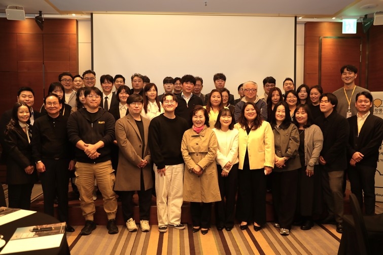 &nbsp;  Group photo from Yellow Balloon’s briefing session for new themed Europe products in partnership with Europe-specialist DMC “Bosaio.” (Provided by Yellow Balloon)