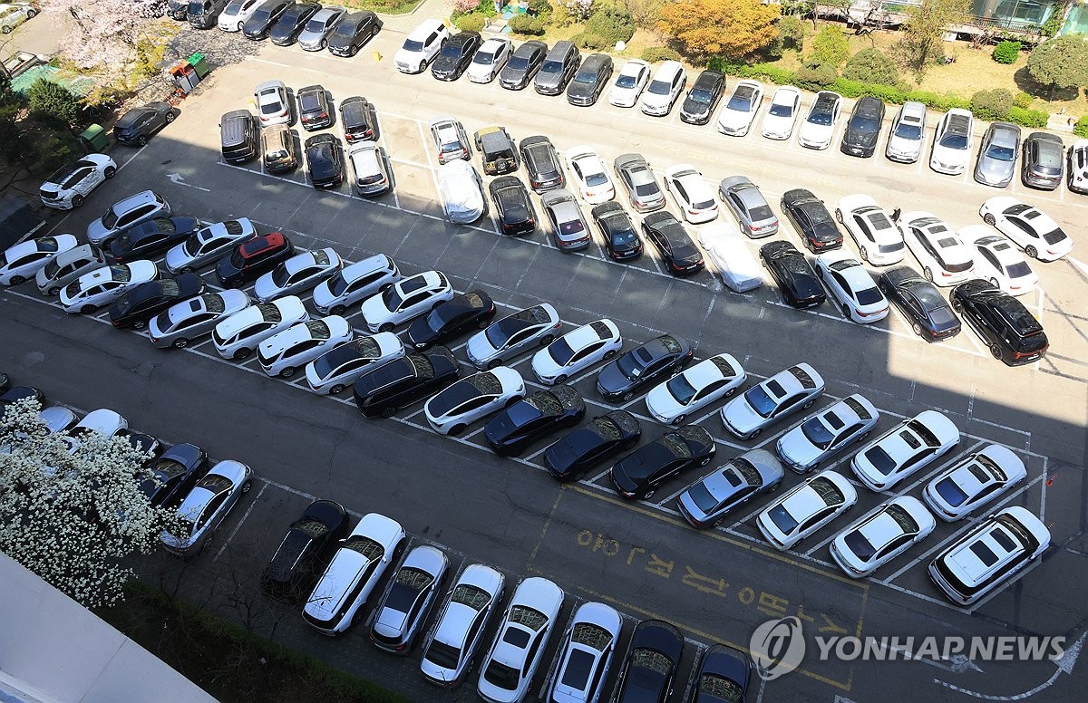 Senior driver auto insurance premiums / Source: Yonhap News