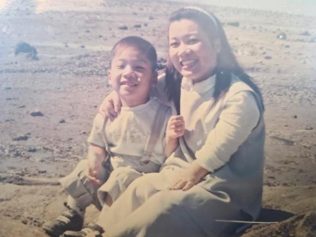 &nbsp;   ▲Kim Yoo-nam and his mother ⓒ Courtesy of Kim Yoo-nam