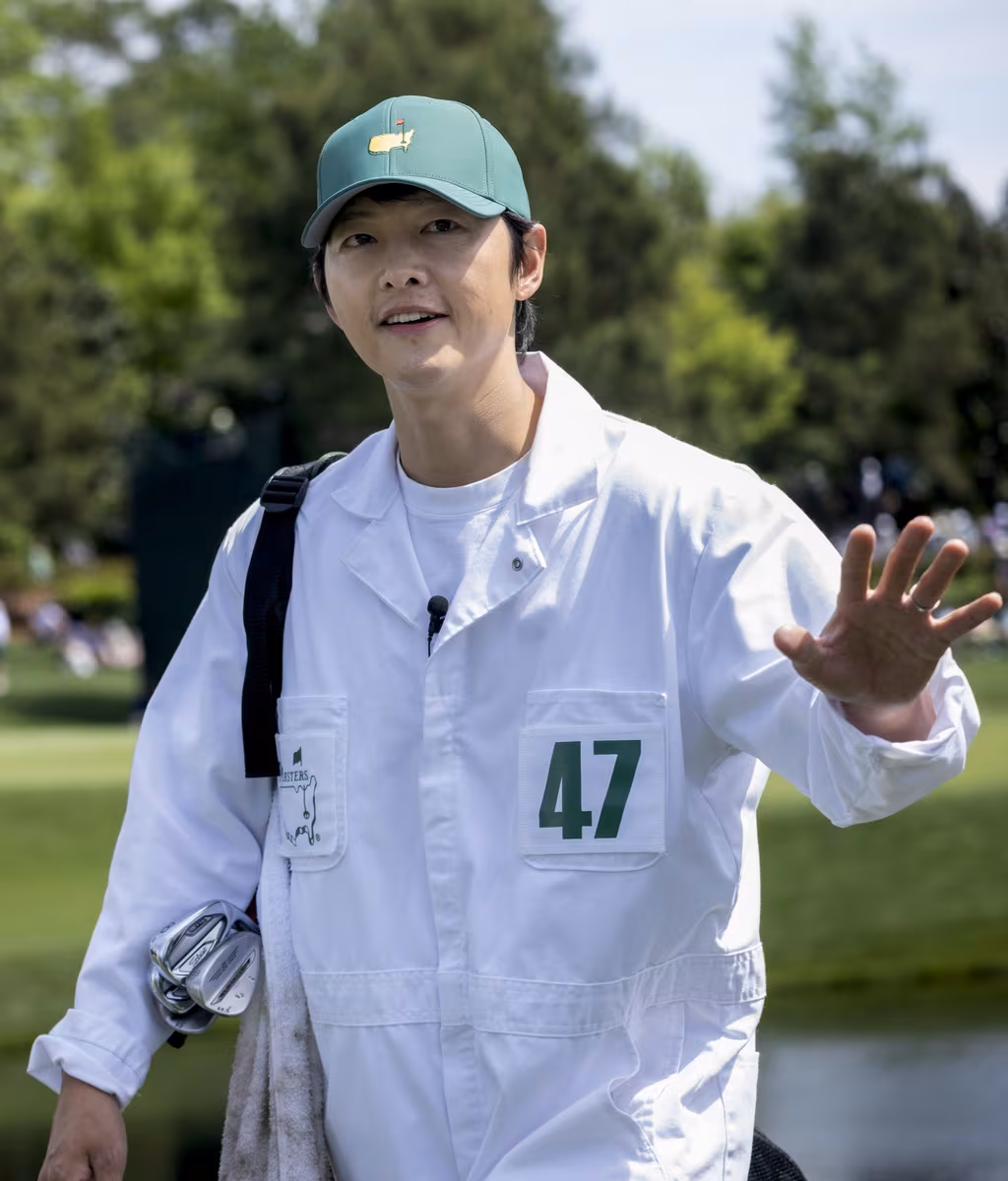 임성재와 함께 파3 콘테스트에 나선 영화배우 송중기./마스터스 조직위원회 제공