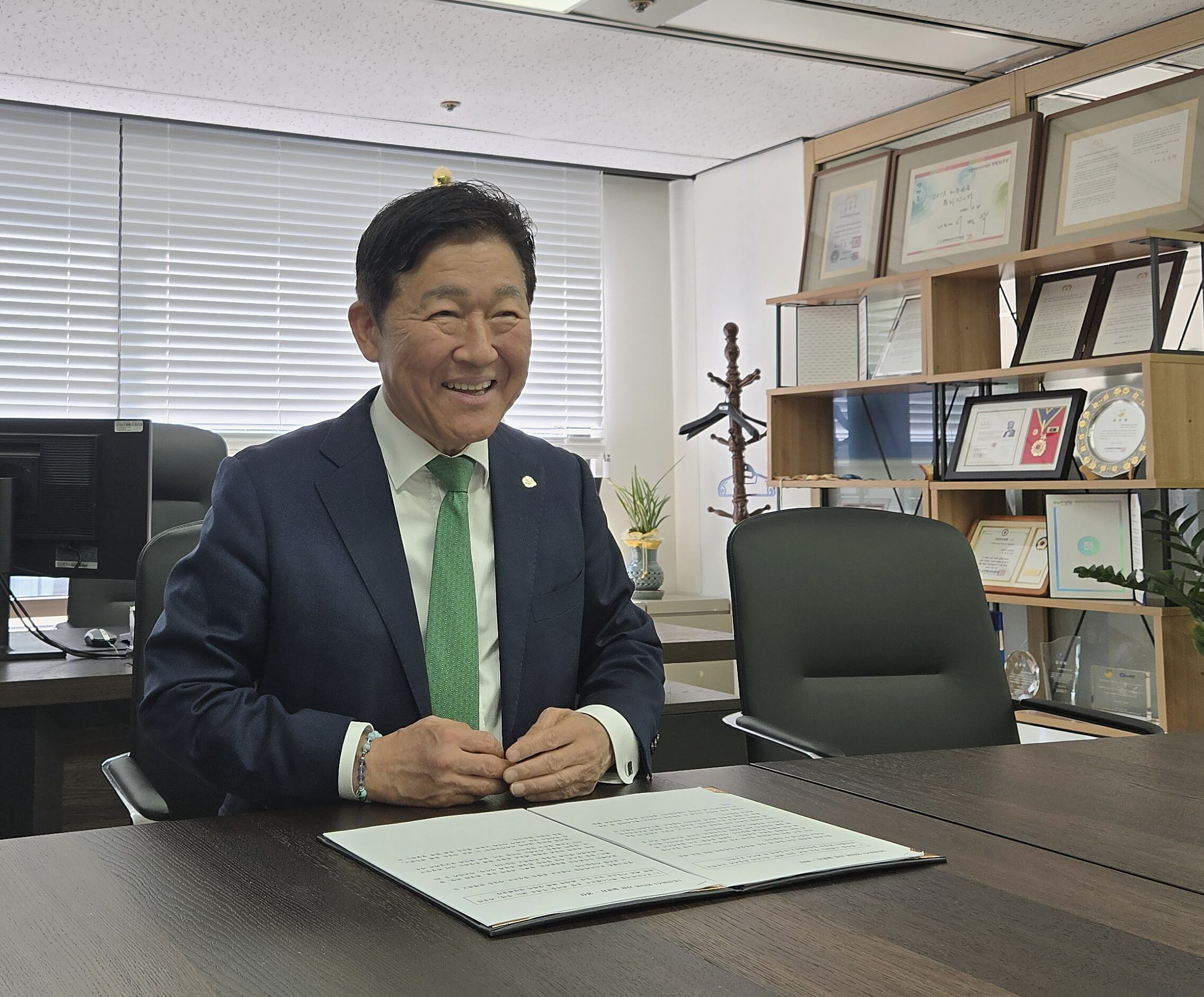 박종범 월드옥타 회장이 지난 8일 서울 여의도 중소기업중앙회관 8층 집무실에서 조선비즈와 인터뷰를 하고 있다. / 김양혁 기자