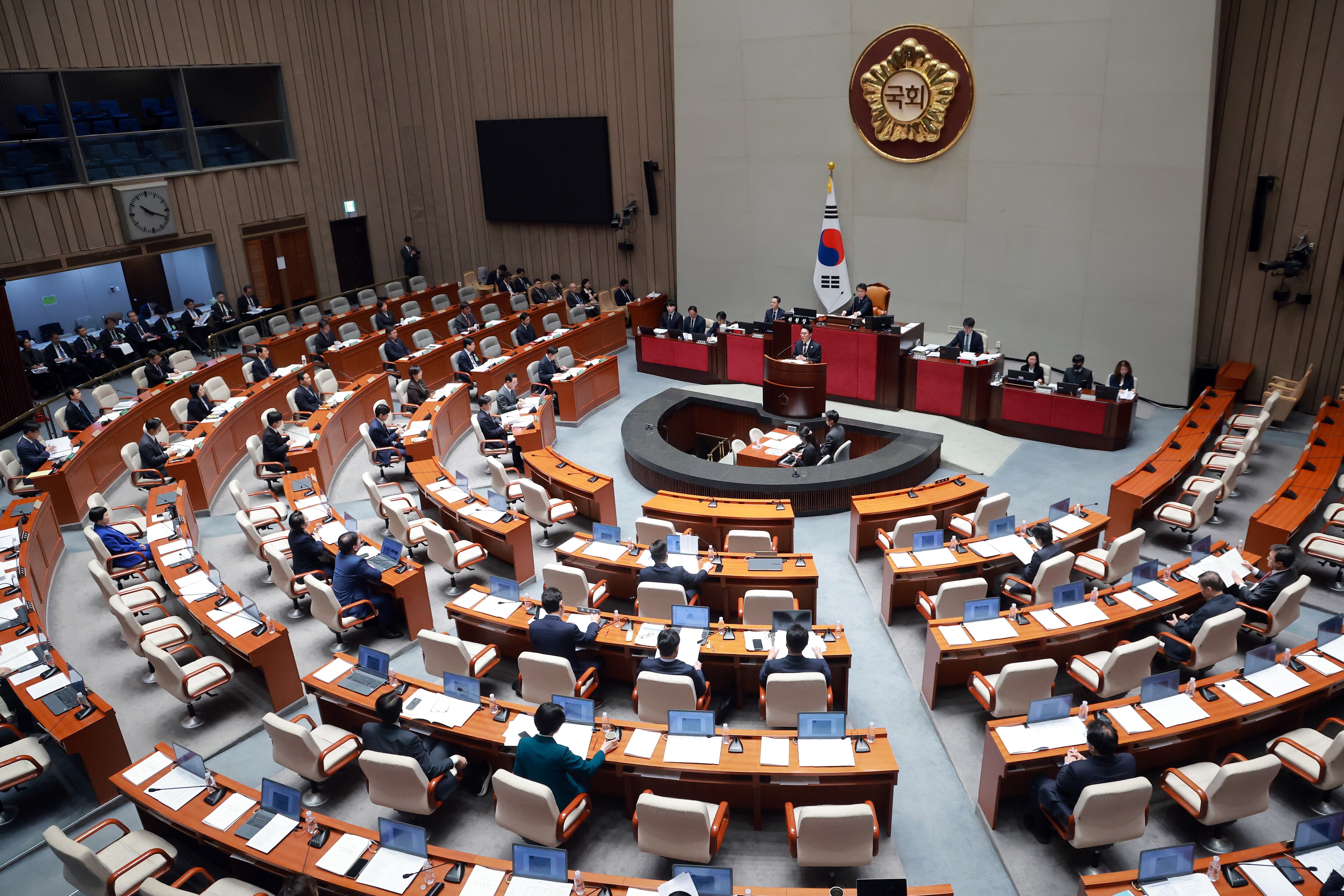 김민석 국무총리가 7일 국회에서 열린 예산결산특별위원회 전체회의에서 2026년도 제1회 추가경정예산안 제안 설명을 하고 있다./연합뉴스