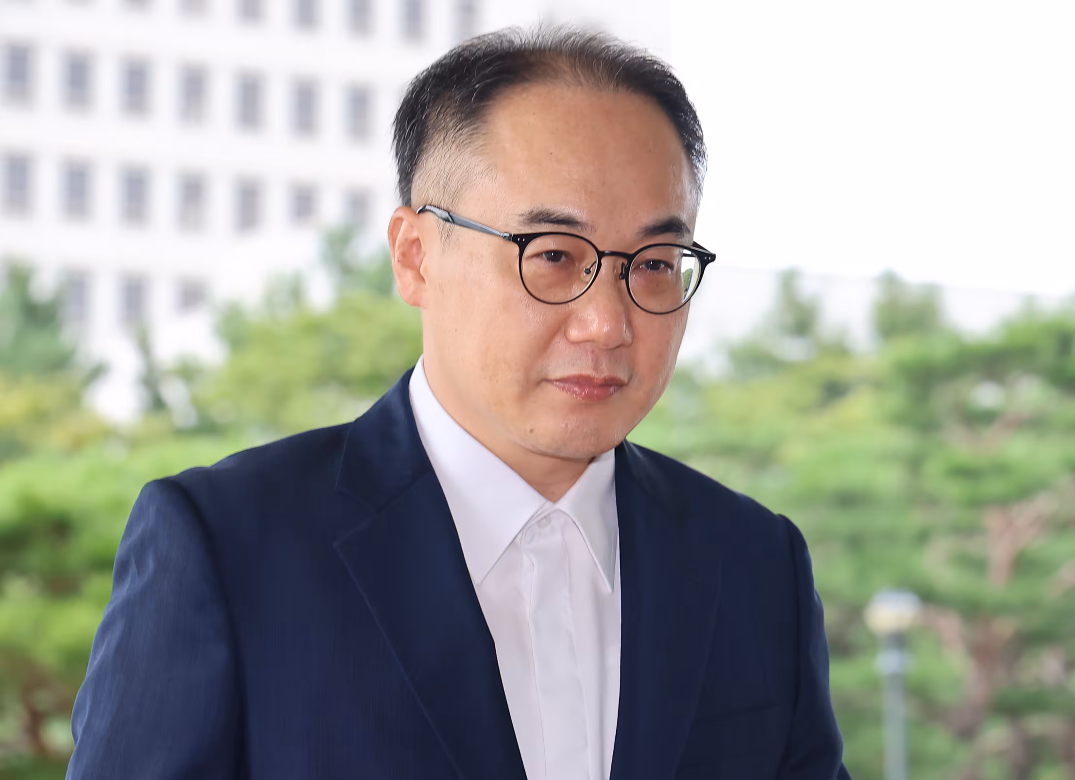 이원석 전 검찰총장이 2024년 9월 13일 오전 서울 서초구 대검찰청으로 출근하고 있다. /뉴스1