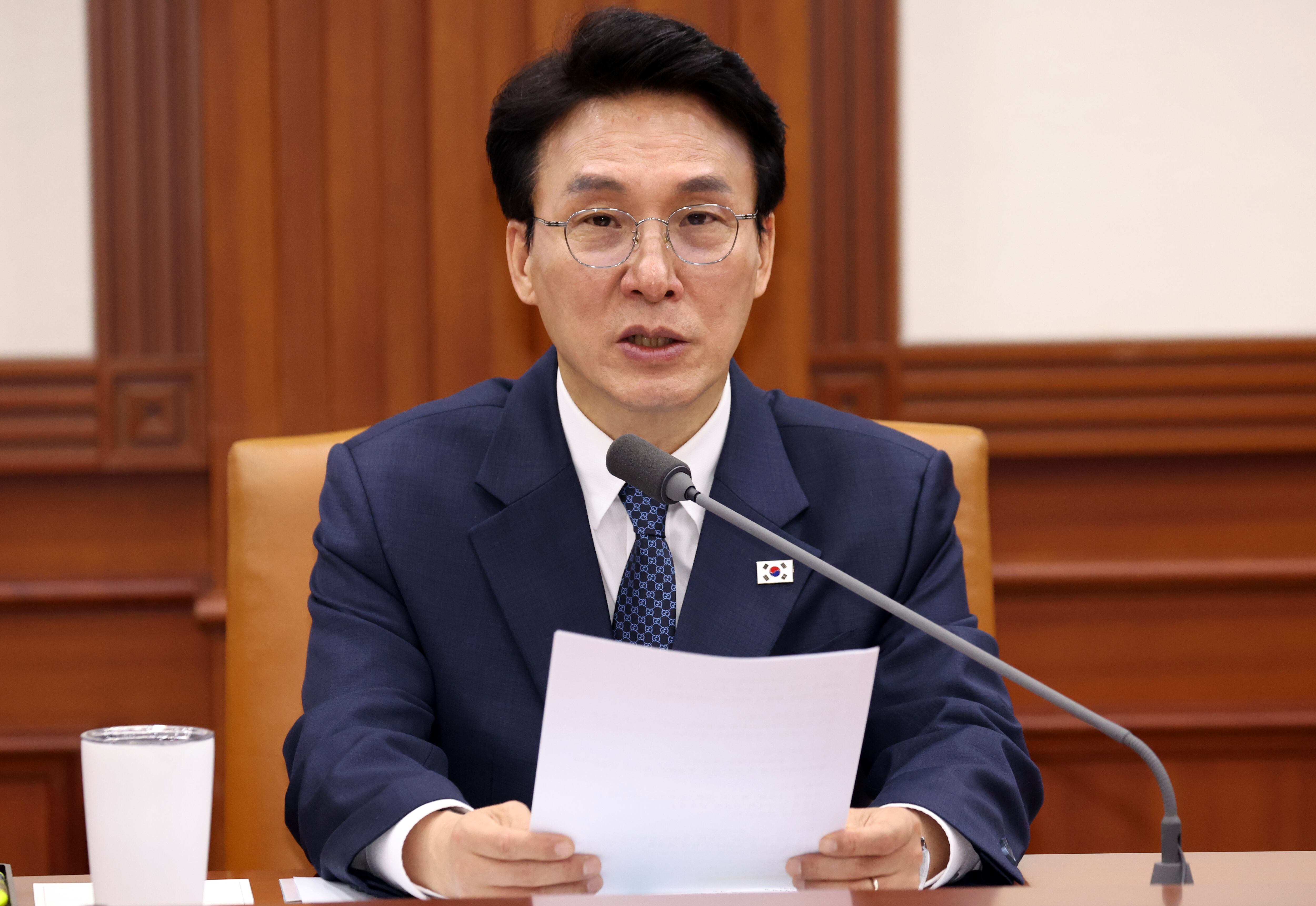 김민석 국무총리가 22일 서울 종로구 세종대로 정부서울청사에서 열린 비상경제본부회의에서 모두 발언을 하고 있다. /뉴스1