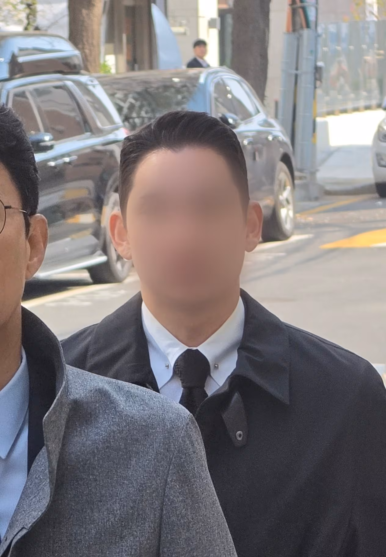 김병기 무소속 의원의 차남 김모씨가 2일 오전 서울경찰청 마포청사에 출석하고 있다. /뉴스1