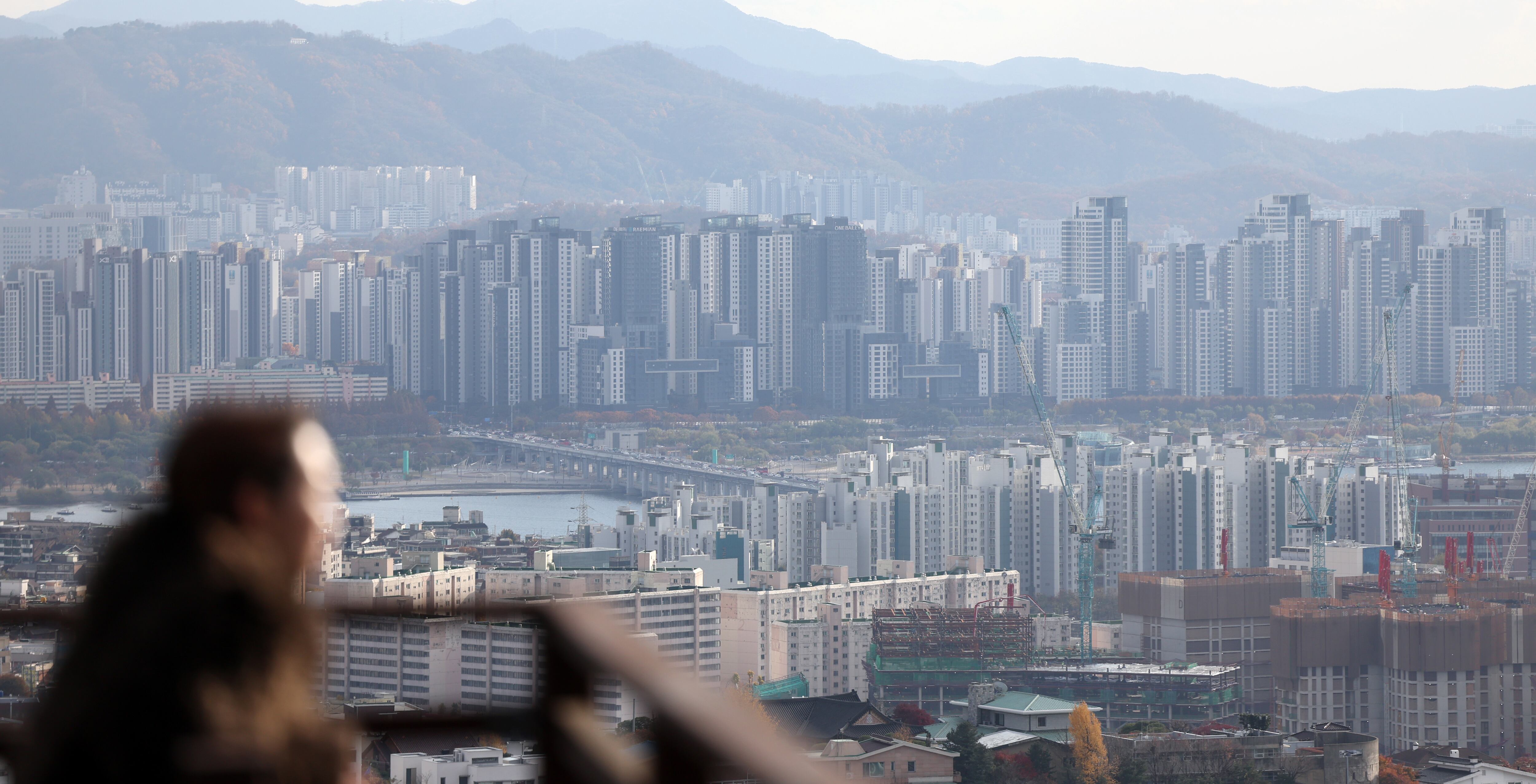 남산에서 바라본 서울시내 아파트 및 주택 단지. /뉴스1