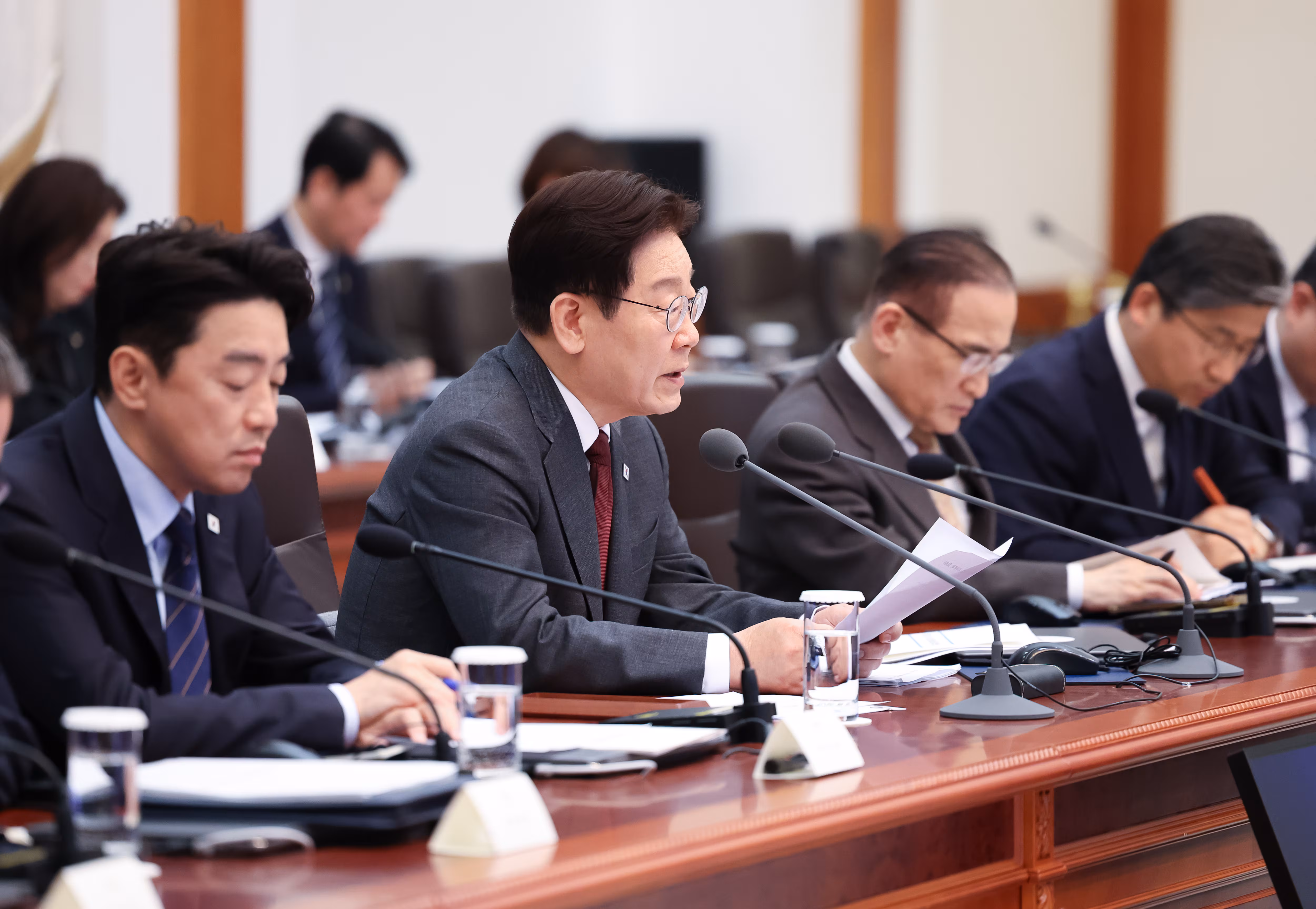 이재명 대통령이 1일 청와대에서 비상경제점검회의를 주재하고 있다. /연합뉴스