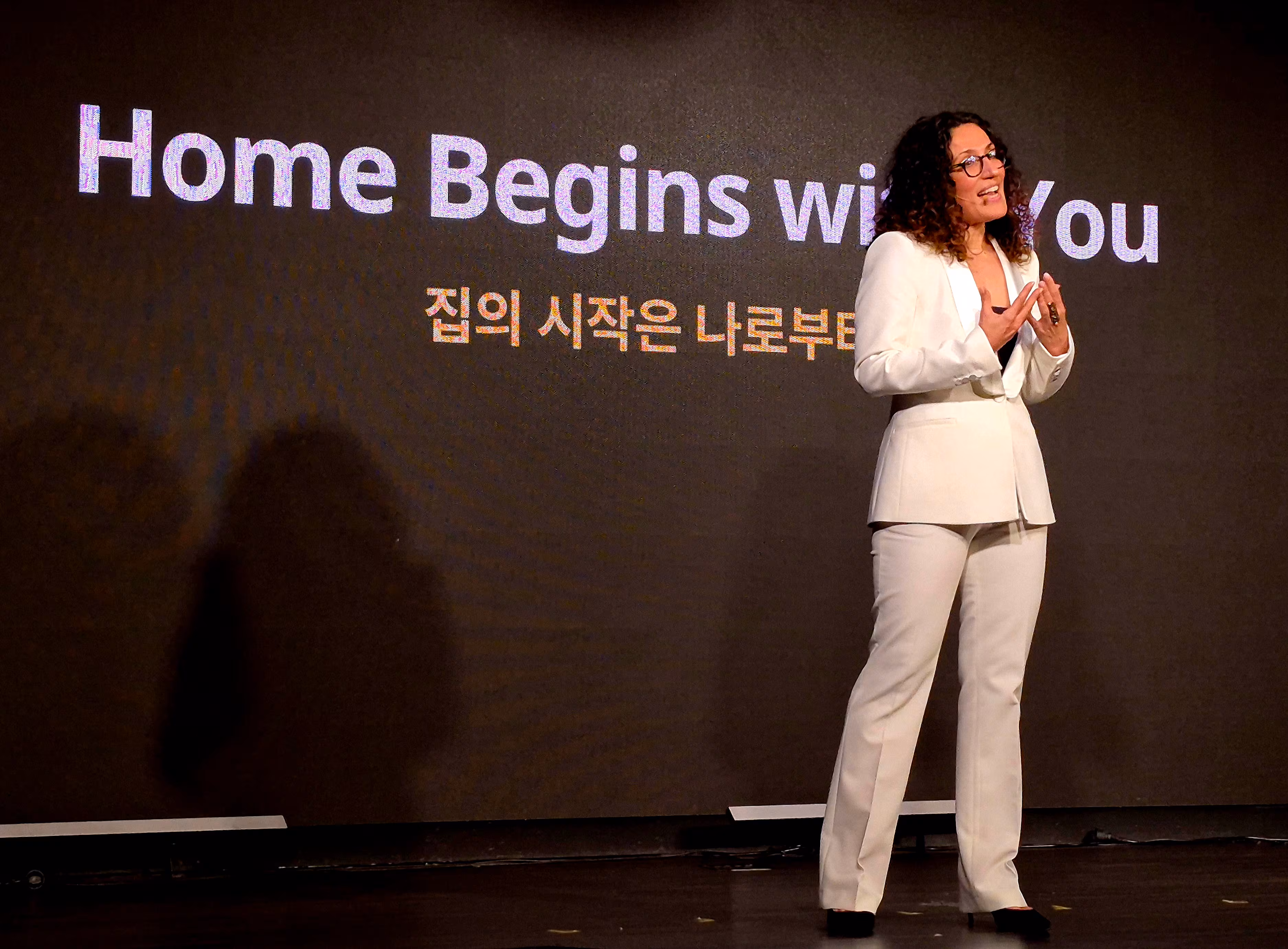 20일 오전 11시 서울 강서구 마곡동 NSP홀에서 진행한 '이케아 홈 리이매진 미디어 데이'에서 이사벨 푸치(Isabel Puig) 이케아코리아 대표 겸 최고지속가능성책임자(CSO)가 앞으로 이케아코리아가 펼칠 전략에 대해 발표하고 있다. /민영빈 기자